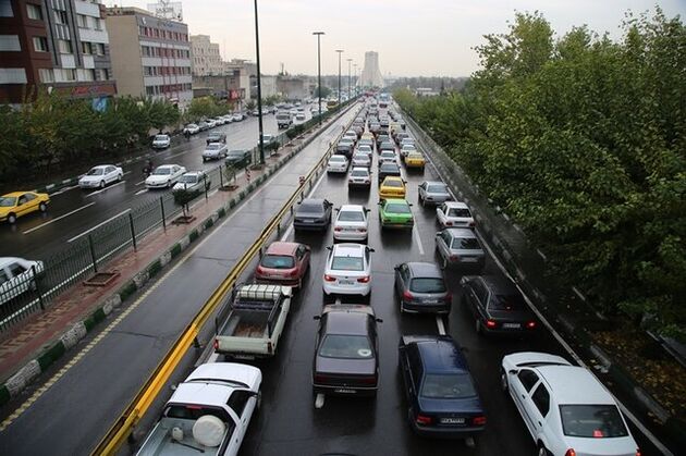 تردد در محورهای شمالی روان است/ ترافیک سنگین در آزادراه قزوین - کرج 