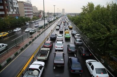 تردد در محورهای شمالی روان است/ ترافیک سنگین در آزادراه قزوین - کرج