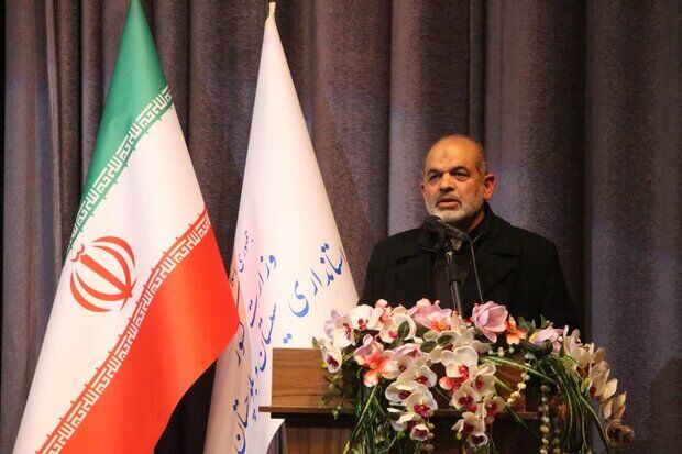 مجموعه انقلابی جای مسئول ناکارآمد نیست