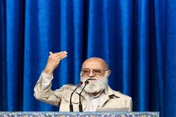 ما با اتکا به قدرت نظامی، موشکی و دفاعی در برابر ابر قدرت‌ها ایستادگی کردیم