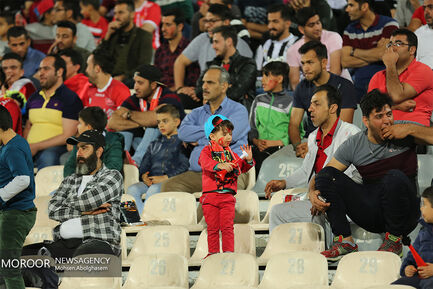 دیدار تیم های فوتبال پرسپولیس و پارس جنوبی جم