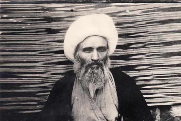 درخواست رهبرانقلاب برای تعویض سنگ این مزار این شهید
